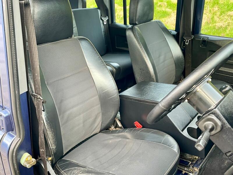 LAND ROVER DEFENDER