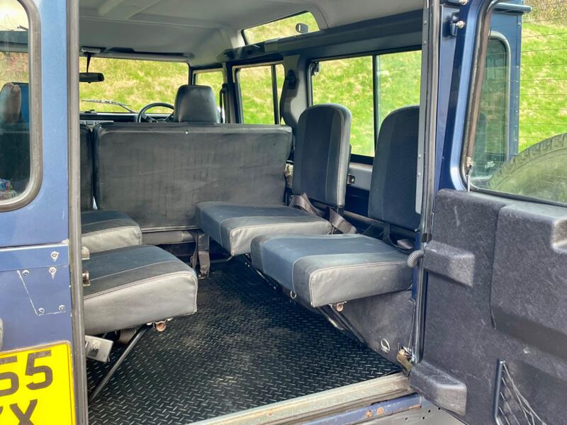 LAND ROVER DEFENDER