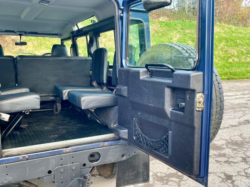 LAND ROVER DEFENDER