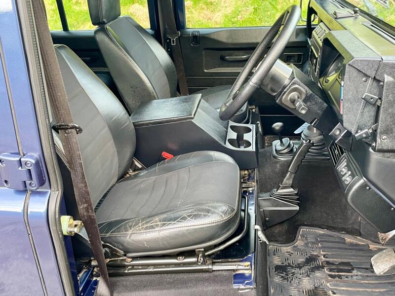 LAND ROVER DEFENDER