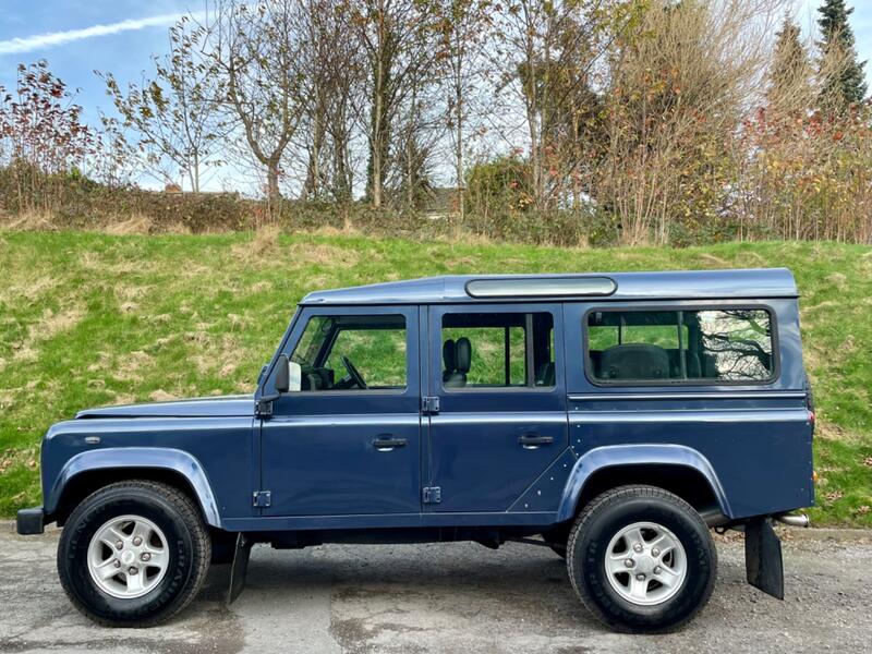 LAND ROVER DEFENDER