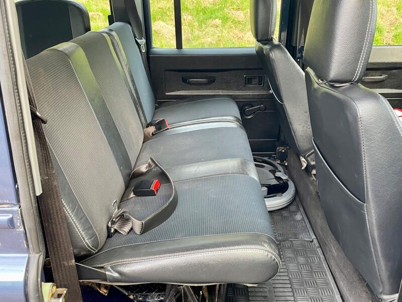 LAND ROVER DEFENDER