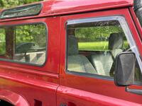 LAND ROVER DEFENDER 90