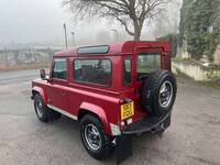 LAND ROVER DEFENDER 90