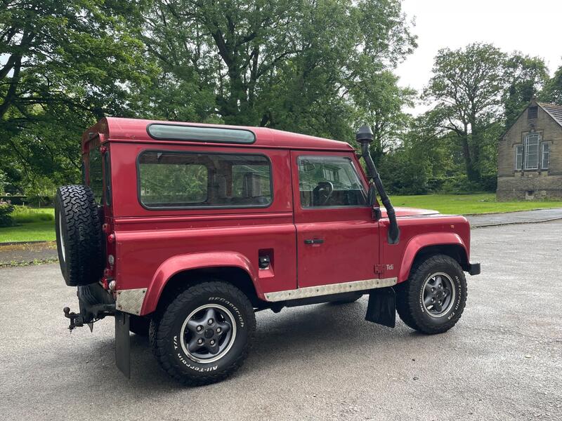 LAND ROVER DEFENDER 90