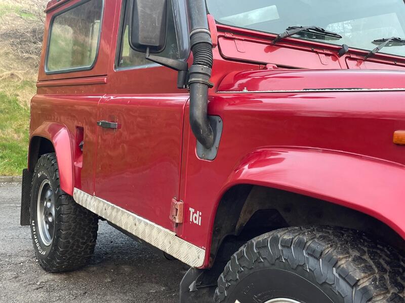 LAND ROVER DEFENDER 90