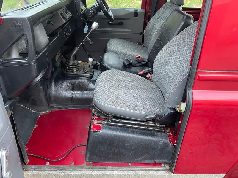 LAND ROVER DEFENDER 90