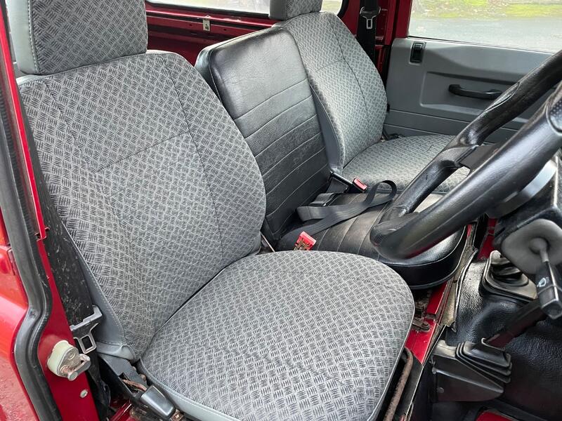 LAND ROVER DEFENDER 90