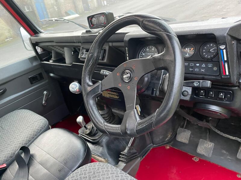 LAND ROVER DEFENDER 90