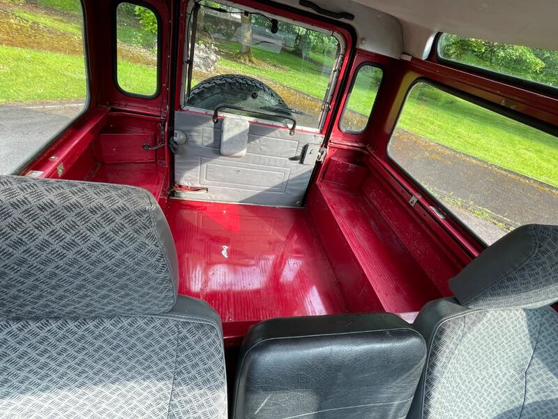 LAND ROVER DEFENDER 90
