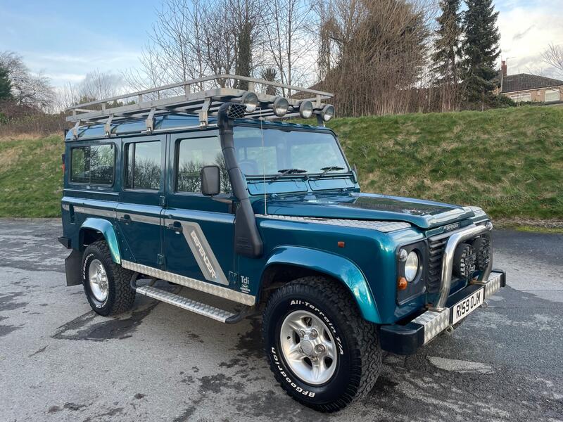 LAND ROVER DEFENDER 110