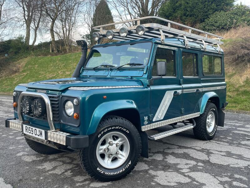 LAND ROVER DEFENDER 110