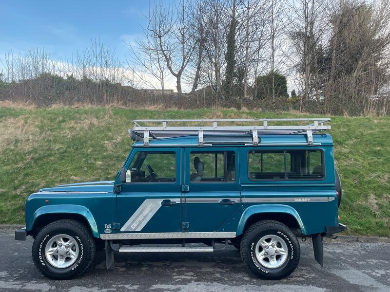LAND ROVER DEFENDER 110