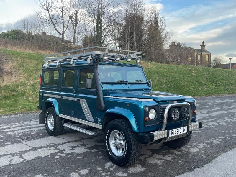LAND ROVER DEFENDER 110
