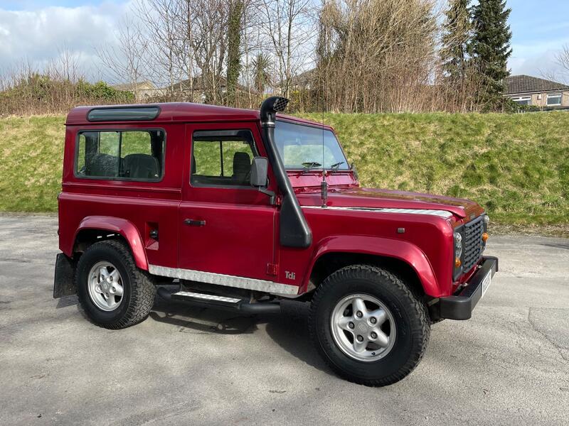 LAND ROVER DEFENDER 90