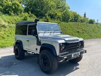 LAND ROVER DEFENDER 90