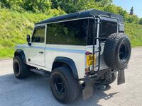 LAND ROVER DEFENDER 90