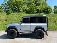 LAND ROVER DEFENDER 90