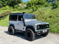 LAND ROVER DEFENDER 90