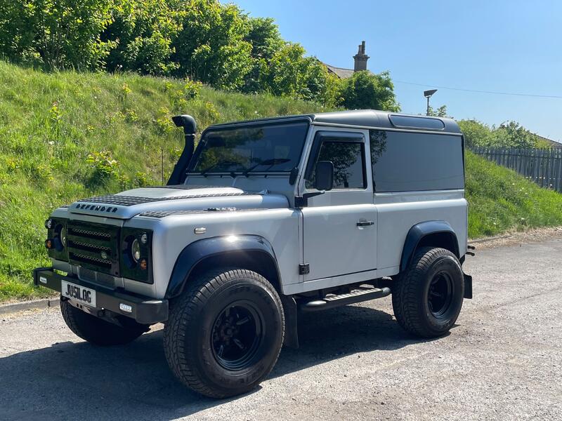 LAND ROVER DEFENDER 90