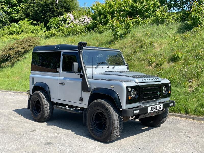 LAND ROVER DEFENDER 90