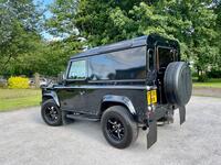 LAND ROVER DEFENDER 90