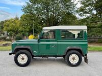 LAND ROVER DEFENDER 90