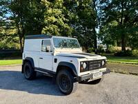 LAND ROVER DEFENDER 90